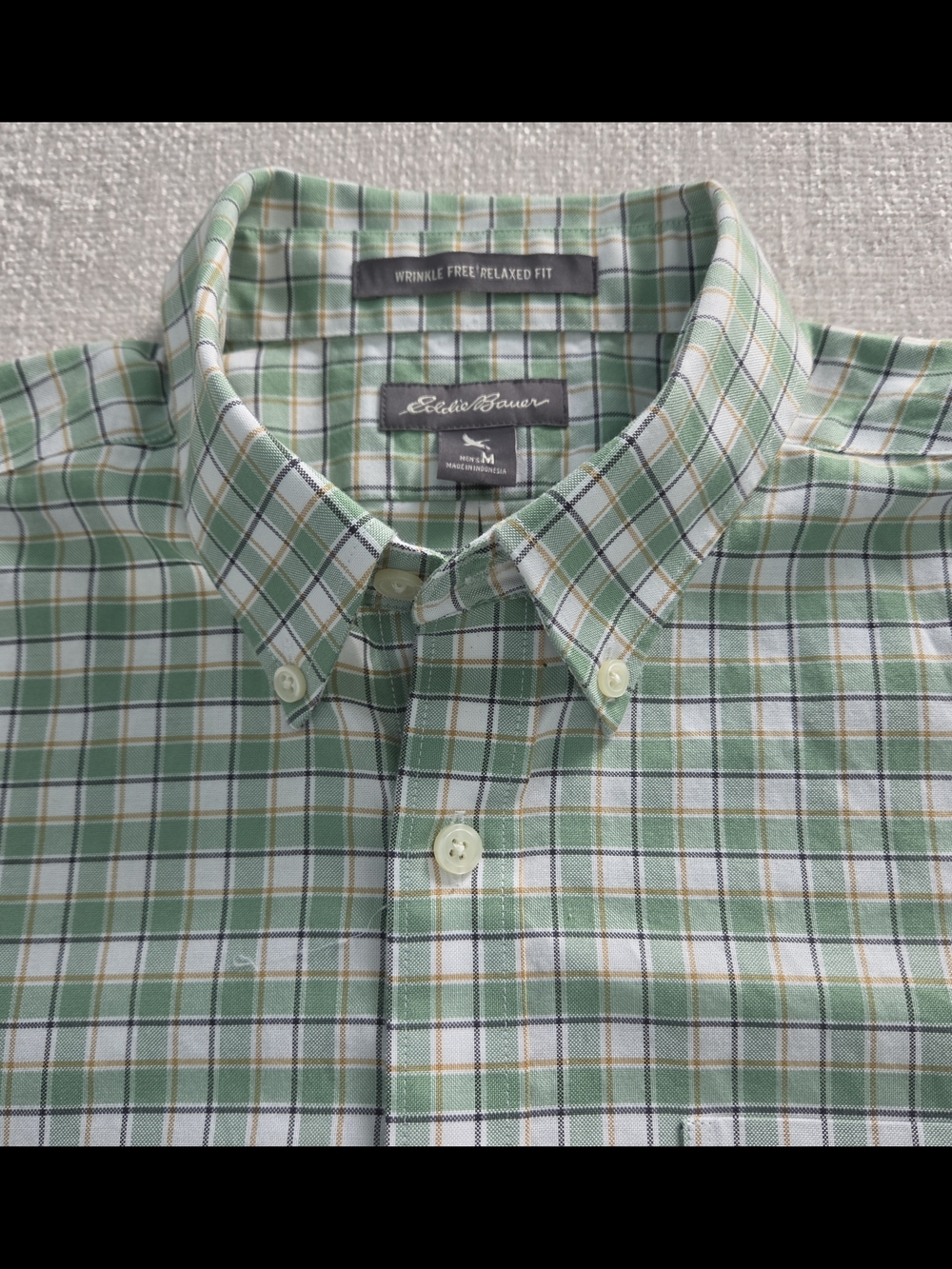 Eddie Bauer Wrinkle Free Relaxed Fit Button Down Shirt Mens M Green Plaid Cotton
